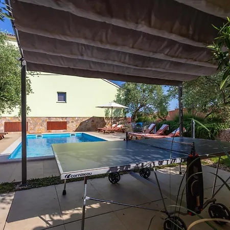 Tatil Evi Mit Privatpool Fuer 10 Personen Ca 210 Qm In Peruski, Istrien Bucht Von Rasa *