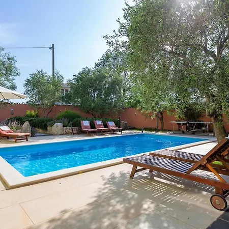 Mit Privatpool Fuer 10 Personen Ca 210 Qm In Peruski, Istrien Bucht Von Rasa Tatil Evi Peruški