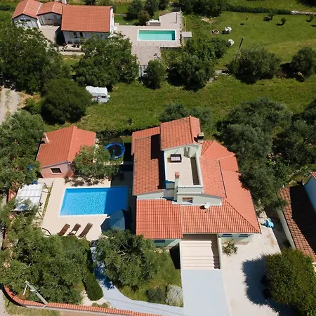Mit Privatpool Fuer 10 Personen Ca 210 Qm In Peruski, Istrien Bucht Von Rasa Tatil Evi